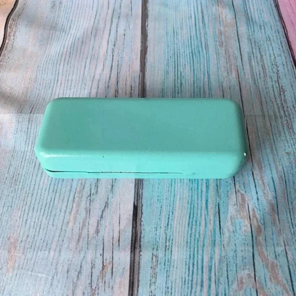 Tiffany and co glasses case ONLY - Picture 5 of 10